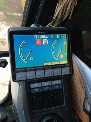 ขาย 1,450,000 KOMATSU   PC200-8 ทำงาน 11,&times;&times;&times;  ชั่วโมง เครื่องดี ปั๊มแรง ไฟฟ้าครบ เอกสารเล่ม รถสวยพร้อมใช้   รถอยู่ จ.สกลนคร  090-772-3710 090-772-3708