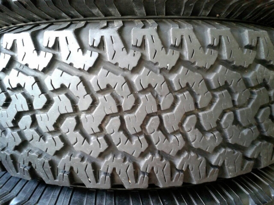 ขายยาง BF All 265/75/16ปี13 ดอกยังมีหนวด ยางยังนิ่ม