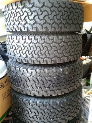 ขายยาง BF All 265/75/16ปี13 ดอกยังมีหนวด ยางยังนิ่ม ขายยาง BF All 265/75/16ปี13 ดอกยังมีหนวด ยางยังนิ่ม