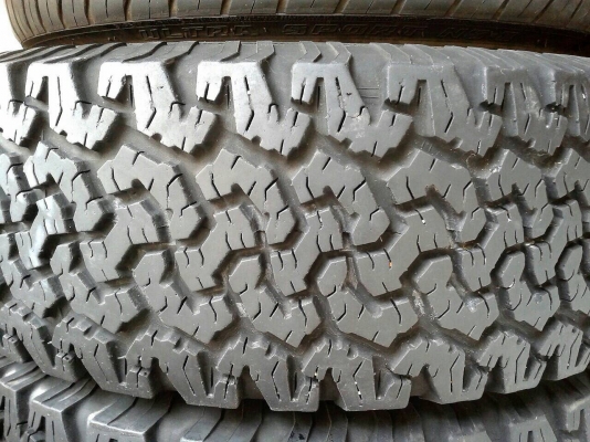 ขายยาง BF All 265/75/16ปี13 ดอกยังมีหนวด ยางยังนิ่ม ขายยาง BF All 265/75/16ปี13 ดอกยังมีหนวด ยางยังนิ่ม