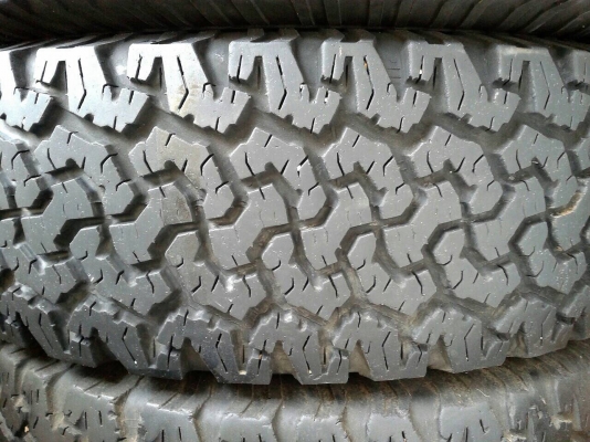 ขายยาง BF All 265/75/16ปี13 ดอกยังมีหนวด ยางยังนิ่ม ขายยาง BF All 265/75/16ปี13 ดอกยังมีหนวด ยางยังนิ่ม