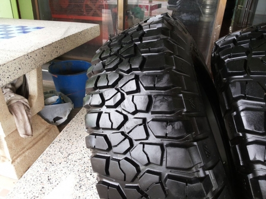 ล้อแท้ WEDS ADVENTURE 16x8 พร้อมยาง BF goodrich MUD KM2 285/75/16 สวยมาก