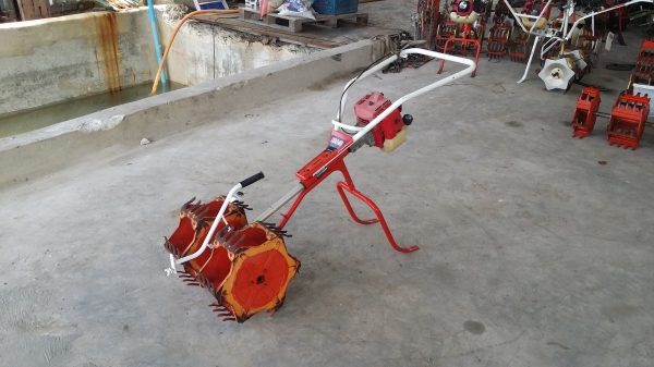 เครื่องกำจัดวัชพืชในร่องข้าว 2 แถว เก่าญี่ปุ่น สภาพสวย เครื่องพร้อมใช้งาน