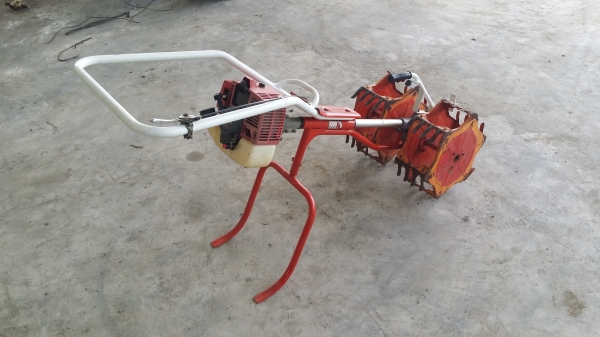 เครื่องกำจัดวัชพืชในร่องข้าว 2 แถว เก่าญี่ปุ่น สภาพสวย เครื่องพร้อมใช้งาน