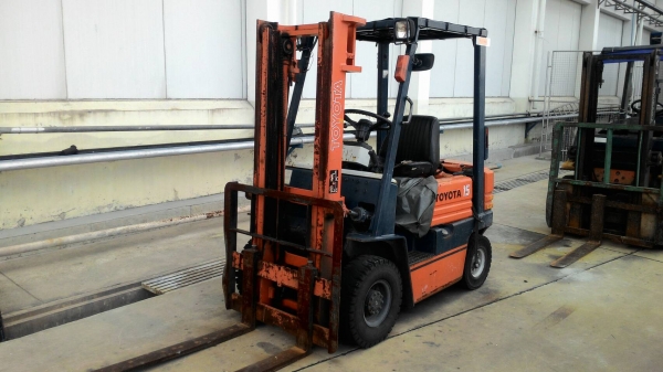 ขายซากรถโฟล์คลิฟ 4 คัน