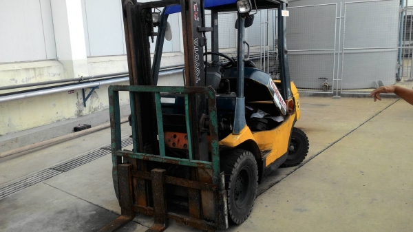 ขายซากรถโฟล์คลิฟ 4 คัน