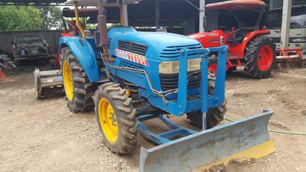 ขายเเชมMk5900พร้อมใบมีดเเละโรตารี่จอบหมุน170,000บาทต่อรองได้จัดส่งฟรี