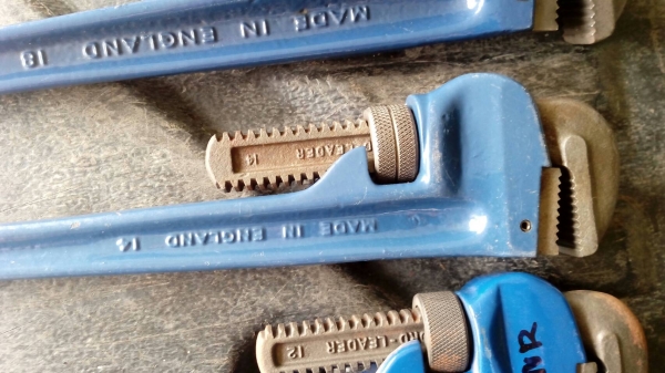 ขายคอม้าขาเดี่ยว ชุด4ตัวขนาด 10,12,14,18"RECORD Made in England. ขายคอม้าขาเดี่ยว ชุด4ตัวขนาด 10,12,14,18"RECORD Made in England.