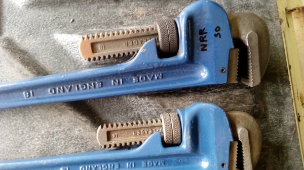 ขายคอม้าขาเดี่ยว ชุด4ตัวขนาด 10,12,14,18"RECORD Made in England. ขายคอม้าขาเดี่ยว ชุด4ตัวขนาด 10,12,14,18"RECORD Made in England.