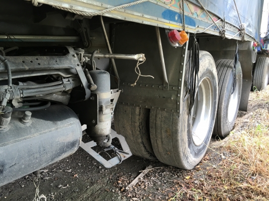 รถพ่วง ISUZU DECA 270 แรงม้า Euro2 ปี 48 เครื่องดำ กระบะมิเนียม ดั้ม คอกเกษตร รถพ่วง ISUZU DECA 270 แรงม้า Euro2 ปี 48 เครื่องดำ กระบะมิเนียม ดั้ม คอกเกษตร