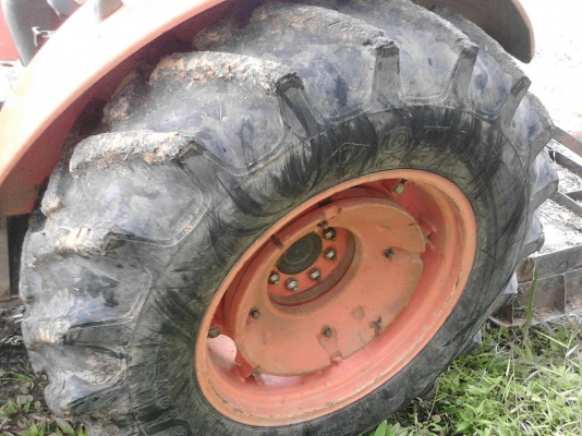 รถไถ KUBOTA 7040 , 2 เพลา. ( รถทำงาน 4,xxx ชม. ) สนใจติดต่อ 081 - 6079515 รถไถ KUBOTA 7040 , 2 เพลา. ( รถทำงาน 4,xxx ชม. ) สนใจติดต่อ 081 - 6079515