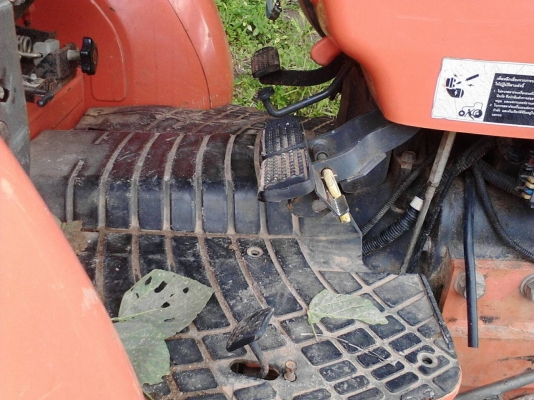 รถไถ KUBOTA 7040 , 2 เพลา. ( รถทำงาน 4,xxx ชม. ) สนใจติดต่อ 081 - 6079515 รถไถ KUBOTA 7040 , 2 เพลา. ( รถทำงาน 4,xxx ชม. ) สนใจติดต่อ 081 - 6079515