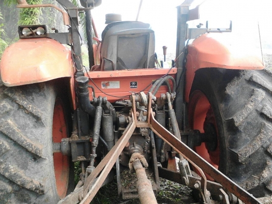 รถไถ KUBOTA 7040 , 2 เพลา. ( รถทำงาน 4,xxx ชม. ) สนใจติดต่อ 081 - 6079515 รถไถ KUBOTA 7040 , 2 เพลา. ( รถทำงาน 4,xxx ชม. ) สนใจติดต่อ 081 - 6079515