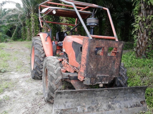 รถไถ KUBOTA 7040 , 2 เพลา. ( รถทำงาน 4,xxx ชม. ) สนใจติดต่อ 081 - 6079515 รถไถ KUBOTA 7040 , 2 เพลา. ( รถทำงาน 4,xxx ชม. ) สนใจติดต่อ 081 - 6079515