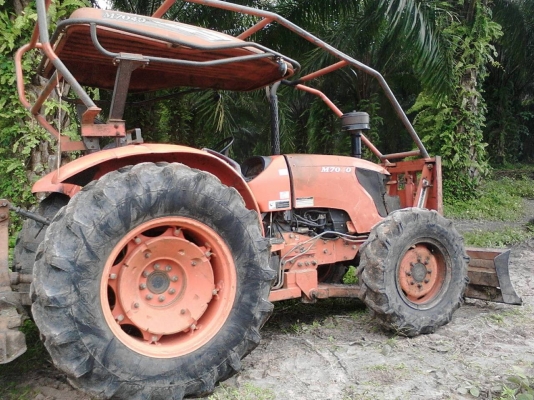 รถไถ KUBOTA 7040 , 2 เพลา. ( รถทำงาน 4,xxx ชม. ) สนใจติดต่อ 081 - 6079515 รถไถ KUBOTA 7040 , 2 เพลา. ( รถทำงาน 4,xxx ชม. ) สนใจติดต่อ 081 - 6079515