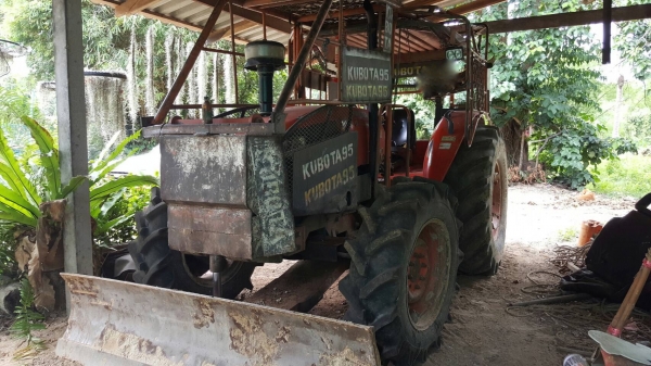 รถไถ KUBOTA  M9540  ,  2 เพลา. , ( รถทำงาน 8,xxx ชม. )      สนใจติดต่อ  081 - 6079515