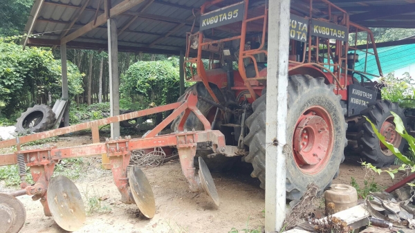 รถไถ KUBOTA M9540 , 2 เพลา. , ( รถทำงาน 8,xxx ชม. ) สนใจติดต่อ 081 - 6079515 รถไถ KUBOTA M9540 , 2 เพลา. , ( รถทำงาน 8,xxx ชม. ) สนใจติดต่อ 081 - 6079515