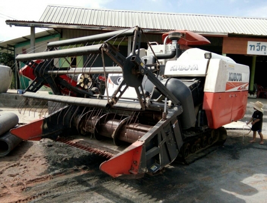 คูโบต้าDC70 ปี55สวย ใช้งานน้อยรถพร้อมใช้ พร้อมเล่มทะเบียน