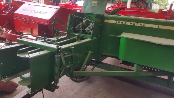 ขายด่วนเครื่องอัดฟาง JONN  DEERE มืองสองจากนอก  พร้อมใช้