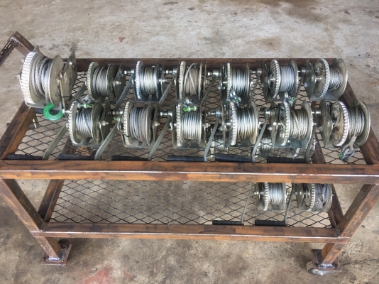 กว้านสลิงมือหมุน ยี่ห้อ ดัตทัล ลีนสัน ผลิตประเทศ สหรัฐอเมริกา ใช้ทุ่นแรงในการยกงานต่าง ๆ (มีวีดีโอการใช้งาน)