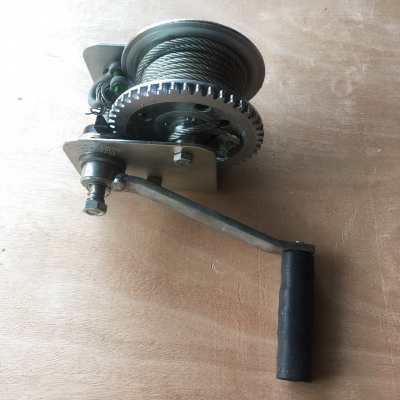 กว้านสลิงมือหมุน ยี่ห้อ ดัตทัล ลีนสัน ผลิตประเทศ สหรัฐอเมริกา ใช้ทุ่นแรงในการยกงานต่าง ๆ (มีวีดีโอการใช้งาน)