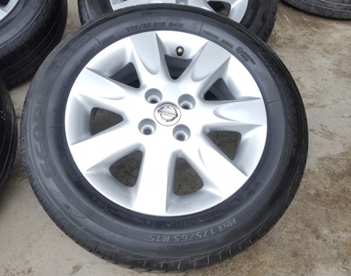 ขายล้อNISSAN March 15 ยาง ปี14  4 ล้อ