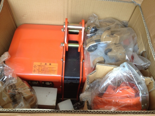 รอกโซ่ไฟฟ้า 2 ตัน NICHI โซ่ยาว 6 เมตร ของใหม่จากญี่ปุ่น ค่ะ. รอกโซ่ไฟฟ้า 2 ตัน NICHI โซ่ยาว 6 เมตร ของใหม่จากญี่ปุ่น ค่ะ.