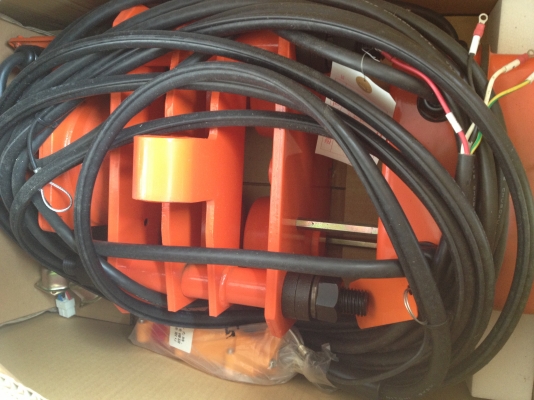 รอกโซ่ไฟฟ้า 2 ตัน NICHI โซ่ยาว 6 เมตร ของใหม่จากญี่ปุ่น ค่ะ. รอกโซ่ไฟฟ้า 2 ตัน NICHI โซ่ยาว 6 เมตร ของใหม่จากญี่ปุ่น ค่ะ.