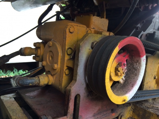 รถเกี่ยวข้าวอุ้ม 2.5 รถเกี่ยวข้าวอุ้ม 2.5