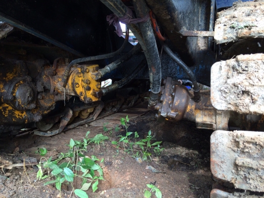 รถเกี่ยวข้าวอุ้ม 2.5 รถเกี่ยวข้าวอุ้ม 2.5