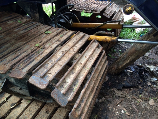 รถเกี่ยวข้าวอุ้ม 2.5 รถเกี่ยวข้าวอุ้ม 2.5