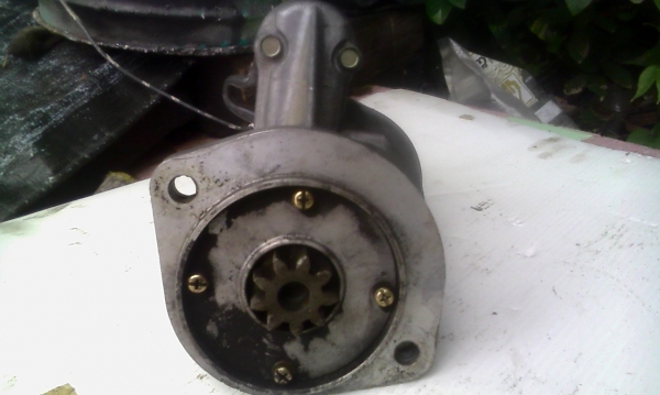 ไดชาร์ต ไดสตาร์ท นิสสันบิ๊กเอ็ม(ไดชาร์ทขายเเล้วเหลือเเต่ไดสตาร์ท)ขอบคุณทีมงานเว็บพี่เสือทุกท่านครับ