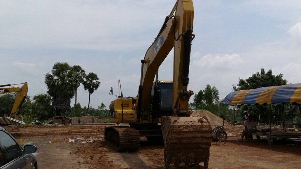 ขาย แบคโฮ CAT 320D ปี 55 รถสวยเต็มทุกอย่าง ใช้งานน้อยแค่ 4,622 ชม. เอกสารเล่มทะเบียนครบ ราคาต่อรองได้ครับ