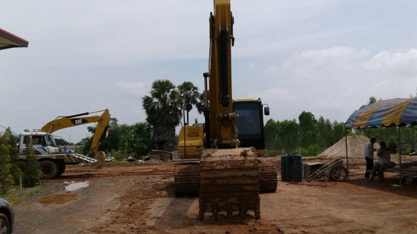 ขาย แบคโฮ CAT 320D ปี 55 รถสวยเต็มทุกอย่าง ใช้งานน้อยแค่ 4,622 ชม. เอกสารเล่มทะเบียนครบ ราคาต่อรองได้ครับ