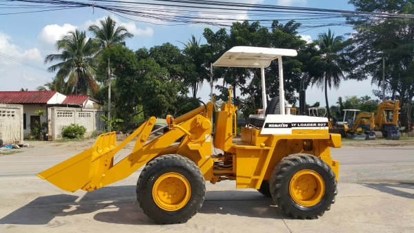 ขาย รถตัก KOMATSU รุ่น 507 มือสองญี่ปุ่น ตักได้ 1คิว สองเพลา เอวอ่อน เกียร์ทอร์ค สภาพดี มือถือ/LINE ID : 0818753444