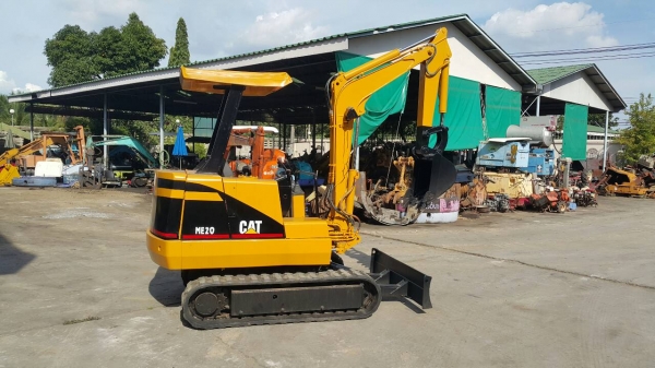 ขาย รถขุด MITSUBISHI รุ่น ME20 มือสองญี่ปุ่น แทรกยาง สวยพร้อมใช้งาน ทำงานดี ทุกระบบ ราคา 220,000 บาท มือถือ/LINE ID : 0818753444