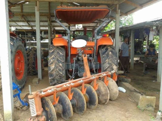 kubota M6040 ใบดันหน้า ผาน6 ตราช้าง สภาพพร้อมใช้งาน kubota M6040 ใบดันหน้า ผาน6 ตราช้าง สภาพพร้อมใช้งาน