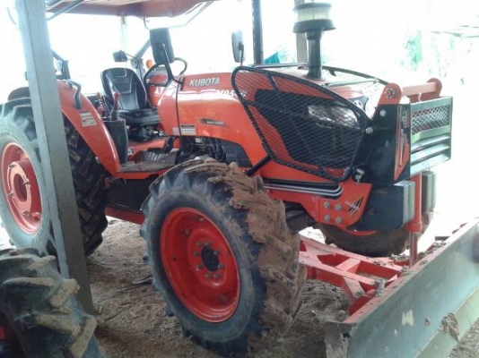 kubota M6040 ใบดันหน้า ผาน6 ตราช้าง สภาพพร้อมใช้งาน kubota M6040 ใบดันหน้า ผาน6 ตราช้าง สภาพพร้อมใช้งาน