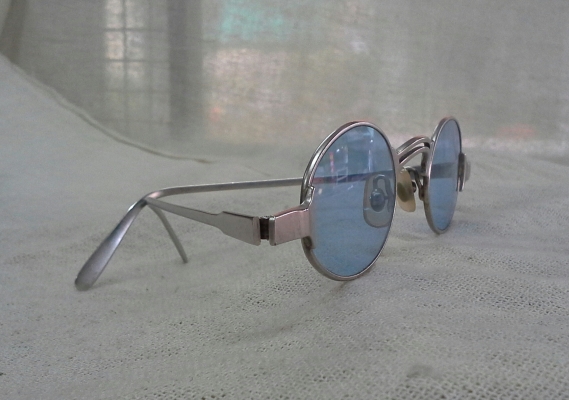 แว่นตาเฟรนซ์วินเทจยุค &#039;70s  เลนส์กระจกสีท้องฟ้า!  Original ALAIN DELON handmade in France