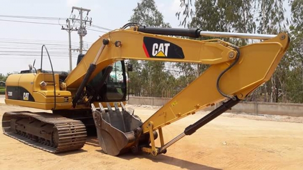 ขาย cat320 d สเปกญี่ปุ่น พร้อมใช้งาน ครับ ขาย ด่วน 1,980,000 ต่อลองได้ครับ