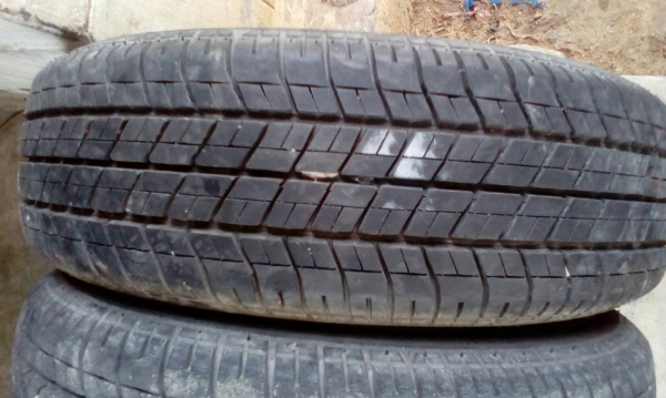 ขายยางขอบ 12  จำนวน  7  เส้น  tell. 098-663-6988