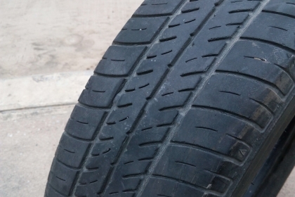 ขายยางขอบ 12  จำนวน  7  เส้น  tell. 098-663-6988