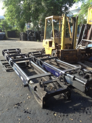 +++ ขายเสาโฟล์คลิฟท์  สูง  6  เมตร  KOMATSU  3  ตัน  ราคา  58,000.-  บาทครับ