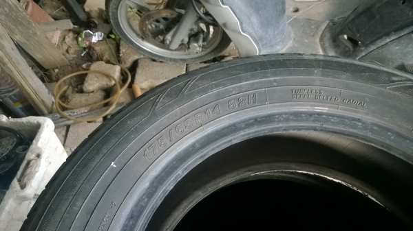 ขายยาง\% Yokahama ขอบ 14  ใส่ เก๋ง