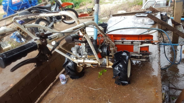 ขายรถเกี่ยวข้าวเดินตาม