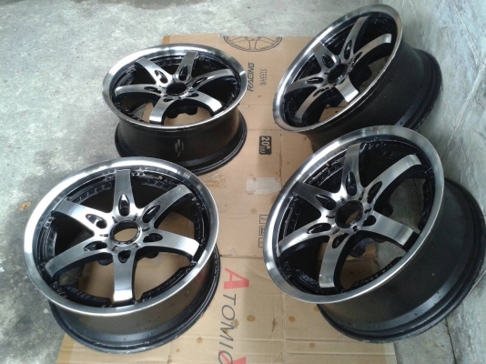 ขอบ18นิ้ว6รู สวยๆ ชุดนี้ ราคา 8900 บาท