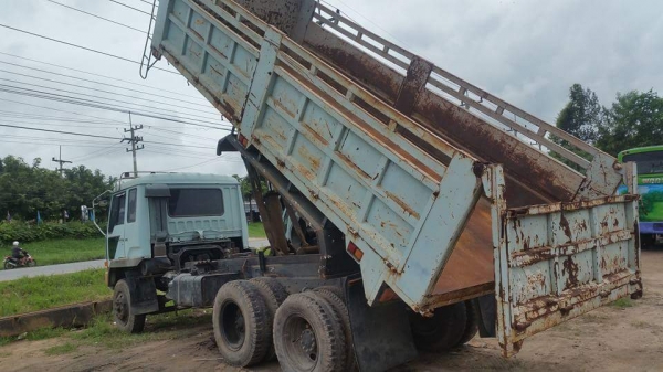 สิบล้อดั้ม isuzu 2 เพลา วางหัวไอ้หลง กระจกไฟฟ้า เครื่อง 6 HE เทอร์โบอินเตอร์ ช่วงล่าง 2เพลา ร็อคกี้ สิบล้อดั้ม isuzu 2 เพลา วางหัวไอ้หลง กระจกไฟฟ้า เครื่อง 6 HE เทอร์โบอินเตอร์ ช่วงล่าง 2เพลา ร็อคกี้