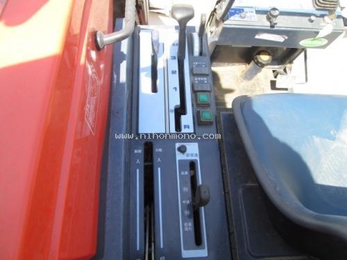 รถเกี่ยวข้าวนั่งขับ รหัสสินค้า : 80903923 ยี่ห้อ : KUBOTA รุ่น : R1-171A ติดต่อ Tel.086-8150487 www.nihonmono.com รถเกี่ยวข้าวนั่งขับ รหัสสินค้า : 80903923 ยี่ห้อ : KUBOTA รุ่น : R1-171A ติดต่อ Tel.086-8150487 www.nihonmono.com