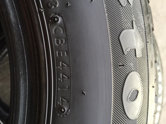 ขายยาง FIRESTONE DESTINATION LE01 215-70-15 ปี14 ดอกหนาจัด ไม่มีตำหนิ ไม่มีปะ ชุดละ 5,000 บาท
