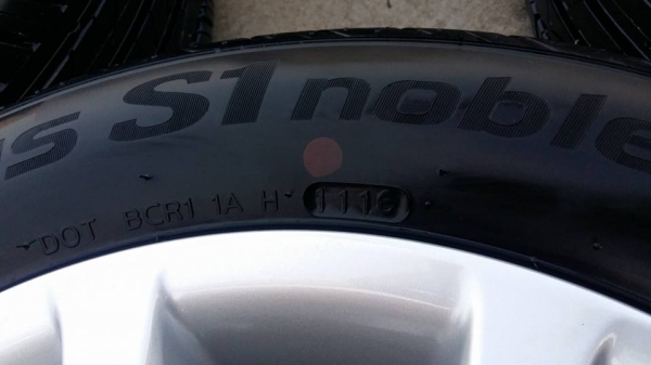 ขายล้อแม็กป้ายแดง civic fc 16" ยางปี16 สนใจติดต่อ ตาเล็ก ล้อและยางครับ 081-3747940